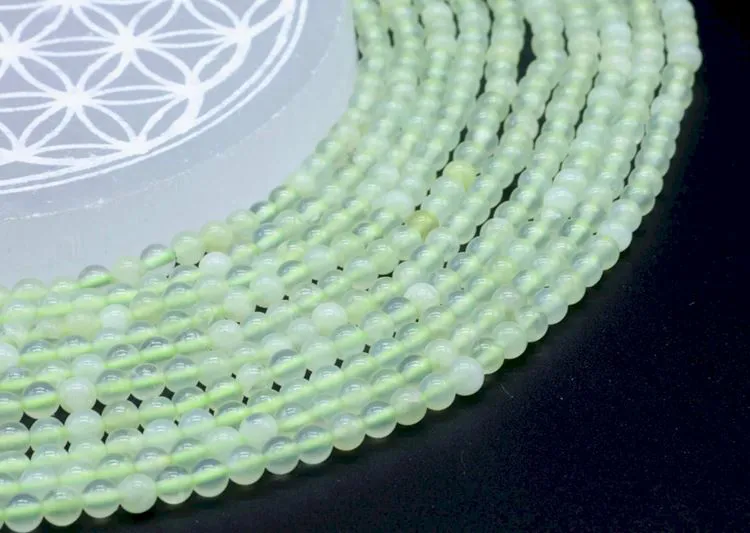 Perles JADE VERTE 4mm 10pcs